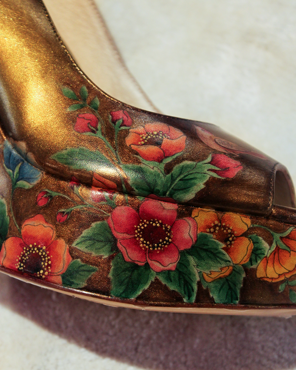 Zaakiya Gold Handpainted Wedge