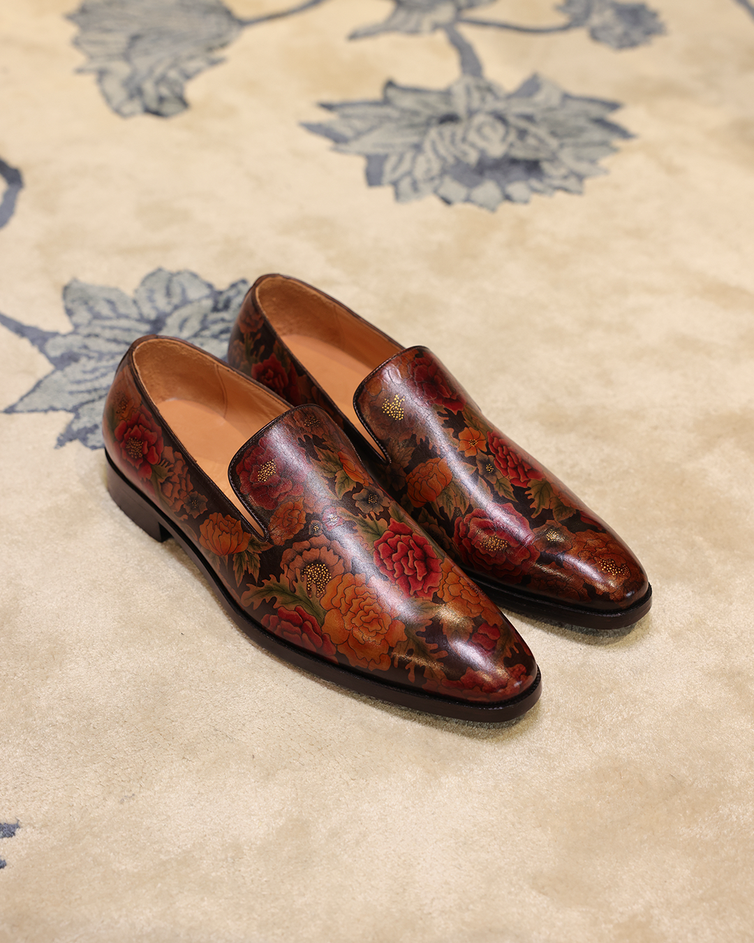 Gulmarg Handpainted Whole Cut Loafer