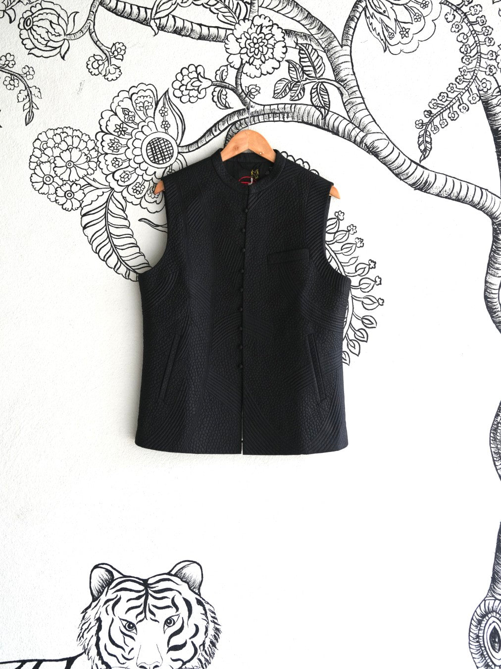 Black Handwoven Silk Quilted Weave Bandi