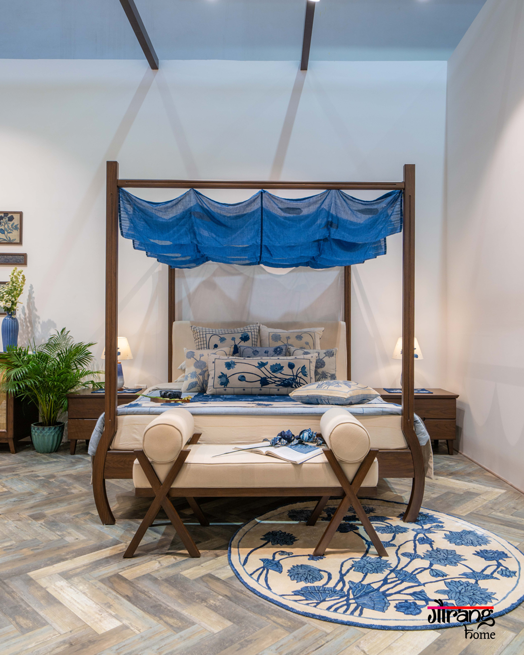 Oak Wood Bed (Queen Size)