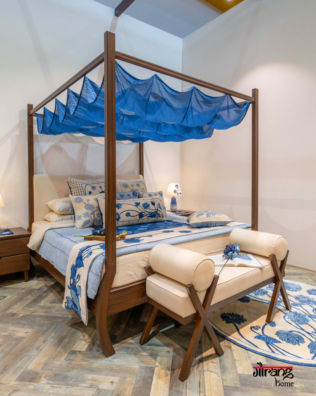Oak Wood Bed (Queen Size)